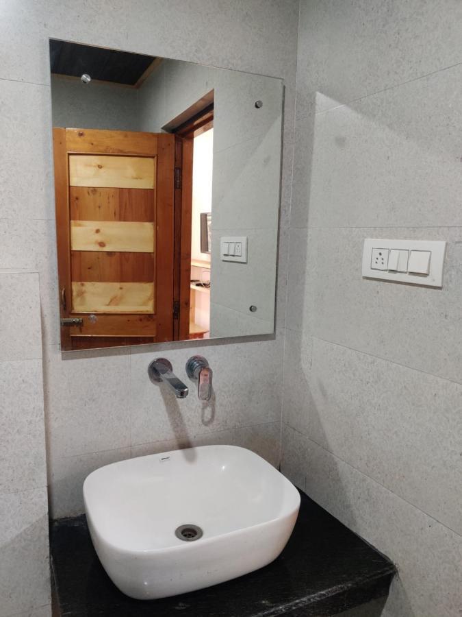 Hadimba Way Manali - Top Rated And Most Awarded Property In Manali !! Balcony Rooms Exterior foto